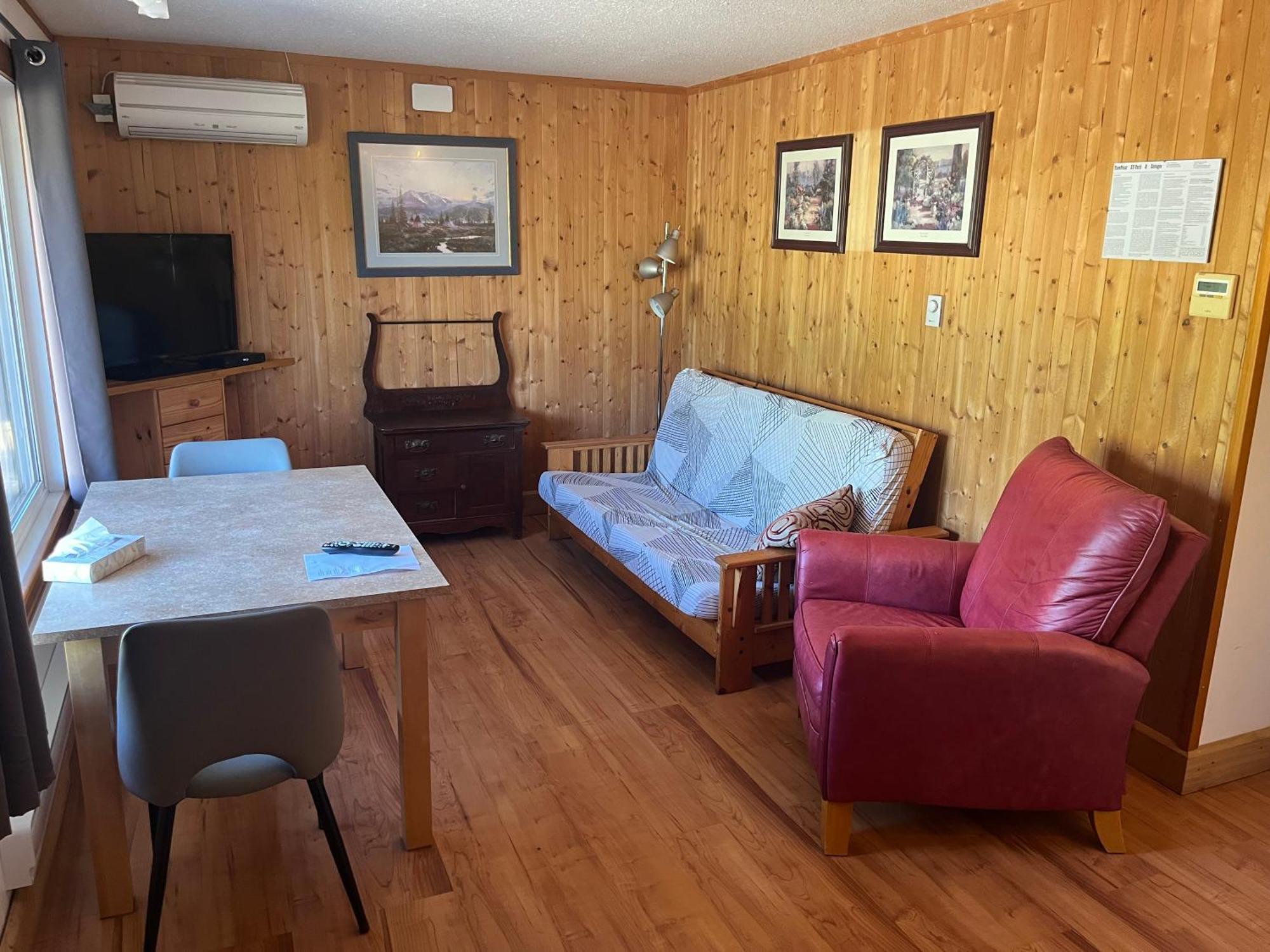Viewpoint Rv & Cottages Salmon Arm Exterior photo